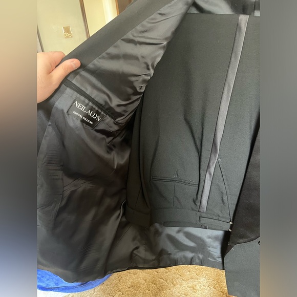 Men’s Tuxedo Set - lightly used. - Picture 2 of 3